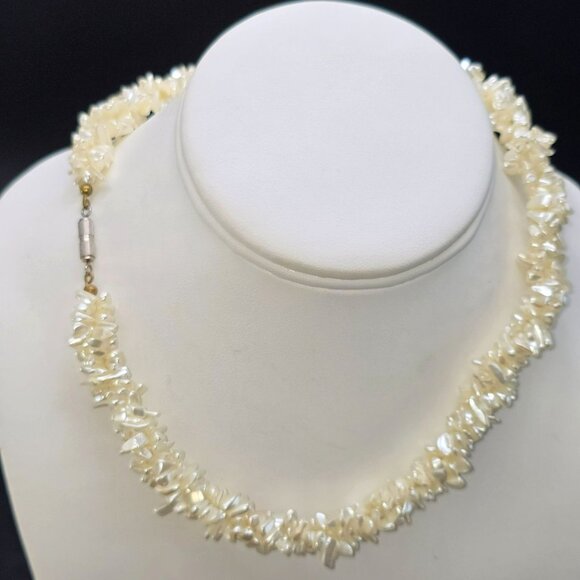 Vintage White Freshwater Pearl Chip Necklace With Metal Clasp 3-Strand HS214 - Picture 3 of 4